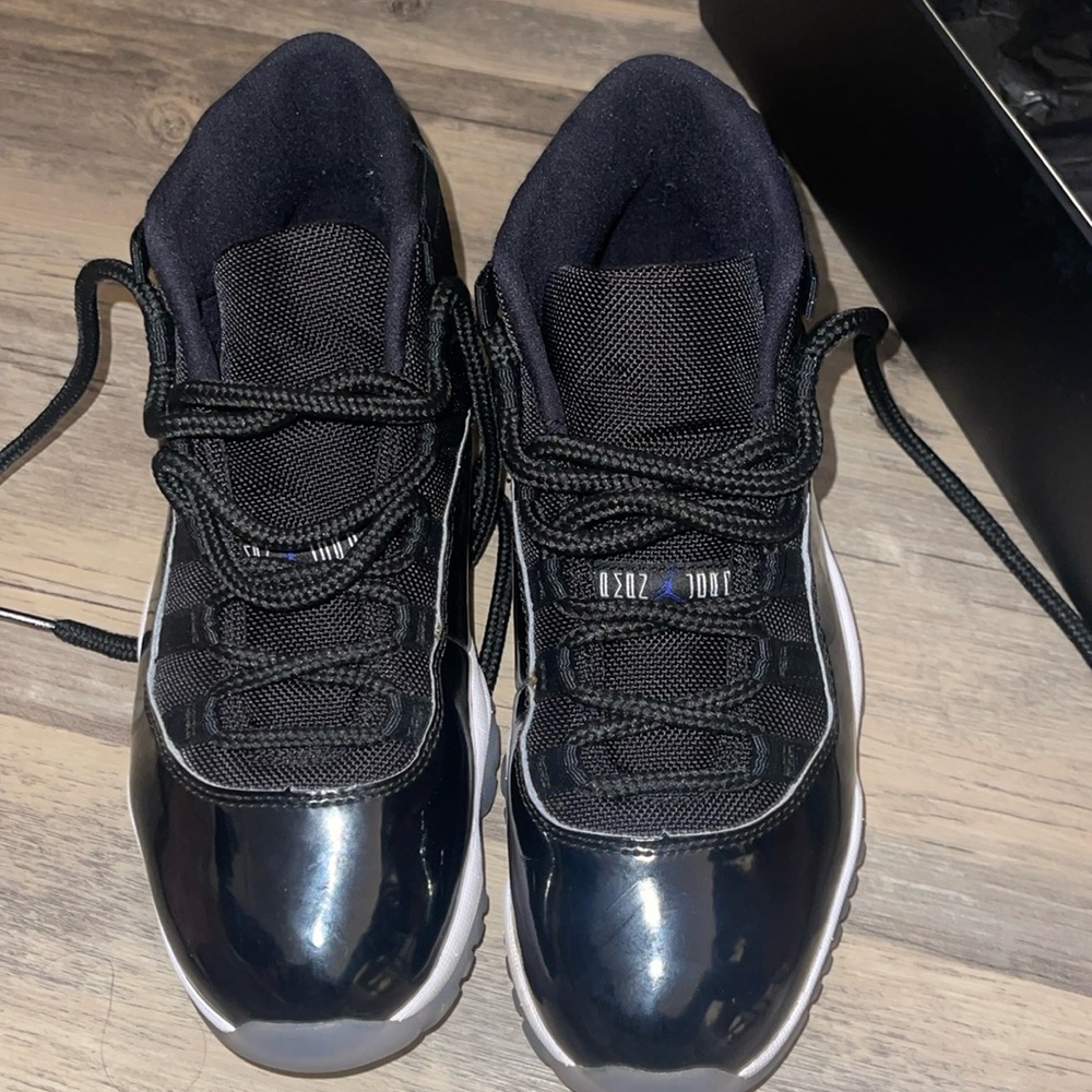 Air Jordan 11 retro space jam size 7.5